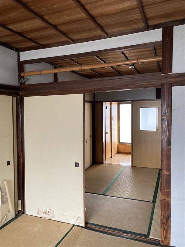 >工事前(欄間には元々横一文字の竹がありました) 写真