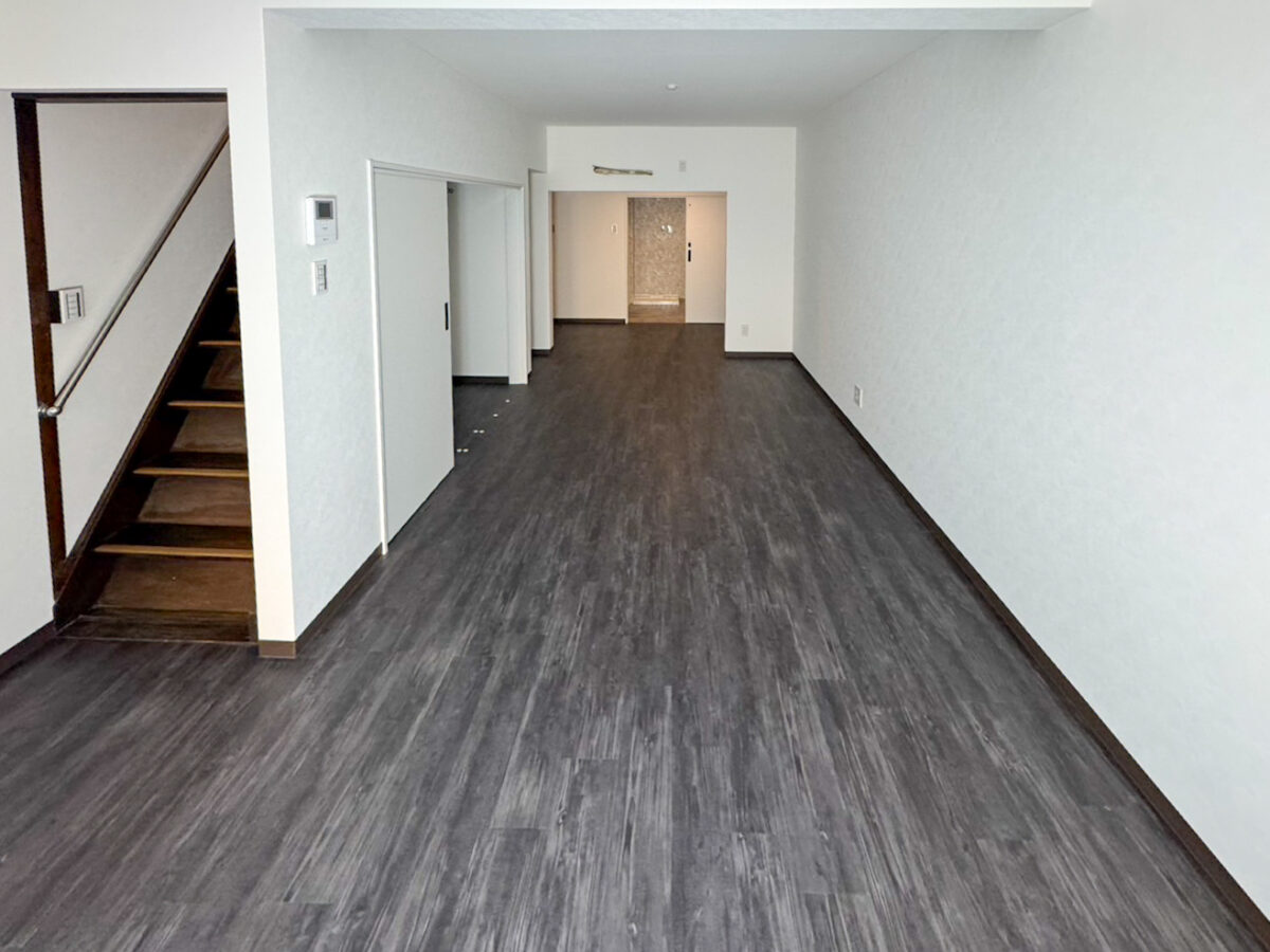 >LDK空間　今どきのデザインに　写真