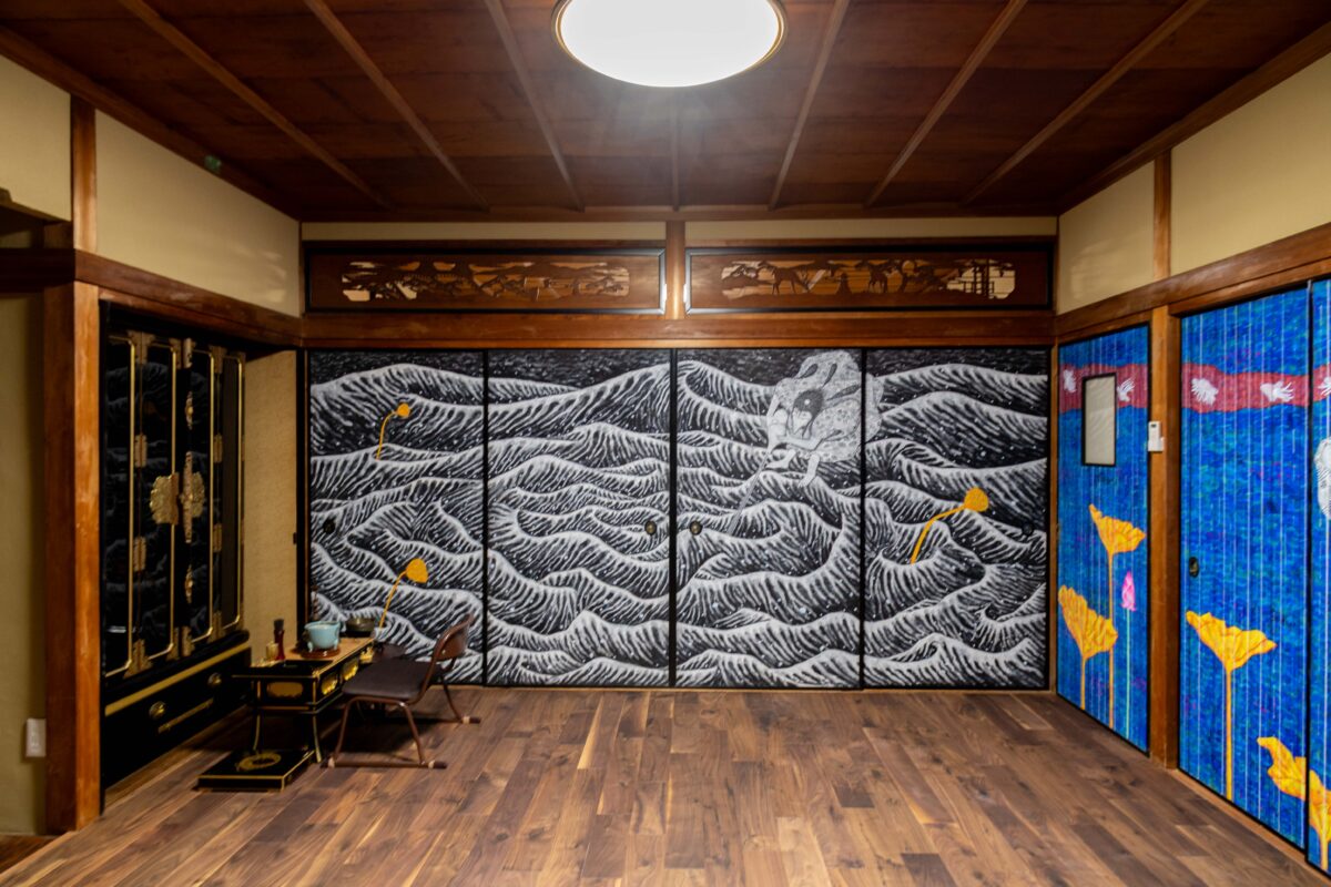 >お施主様が描かれた襖絵です。　写真