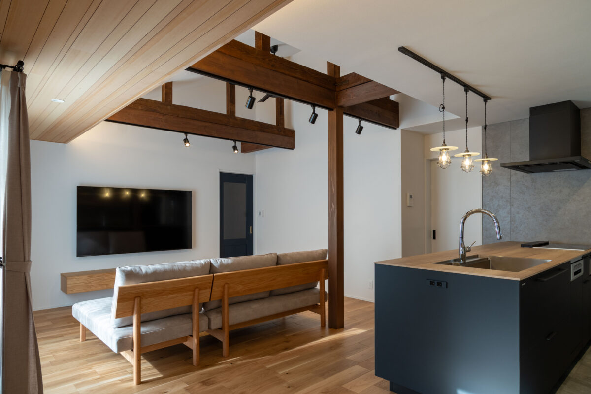 >既存の梁を補強しつつ現しとしました。　写真